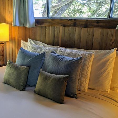 The Andiron Seaside Inn & Cabins Little River Exterior photo