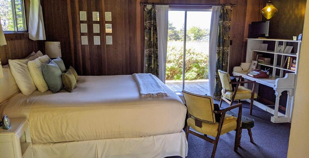 The Andiron Seaside Inn & Cabins Little River Exterior photo