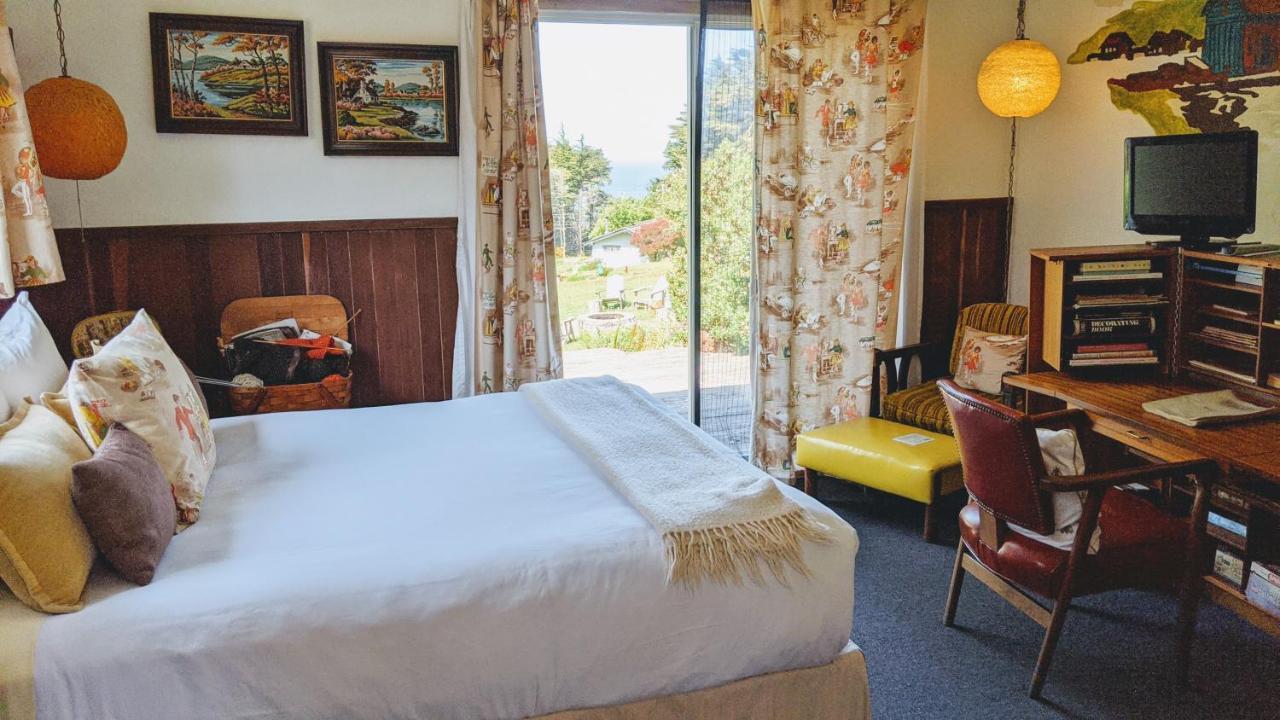 The Andiron Seaside Inn & Cabins Little River Exterior photo